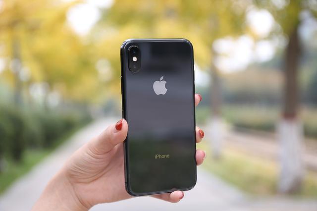 iPhone X掉漆嚴(yán)重到?jīng)]法直視，但更令人心寒的是蘋(píng)果的回應(yīng)！